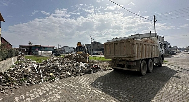 Dulkadiroğlu’nda Moloz Kaldırma Çalışmaları Devam Ediyor