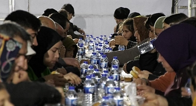 Hasene Vakfı depremin ilk gününden itibaren depremzedelerin yanında