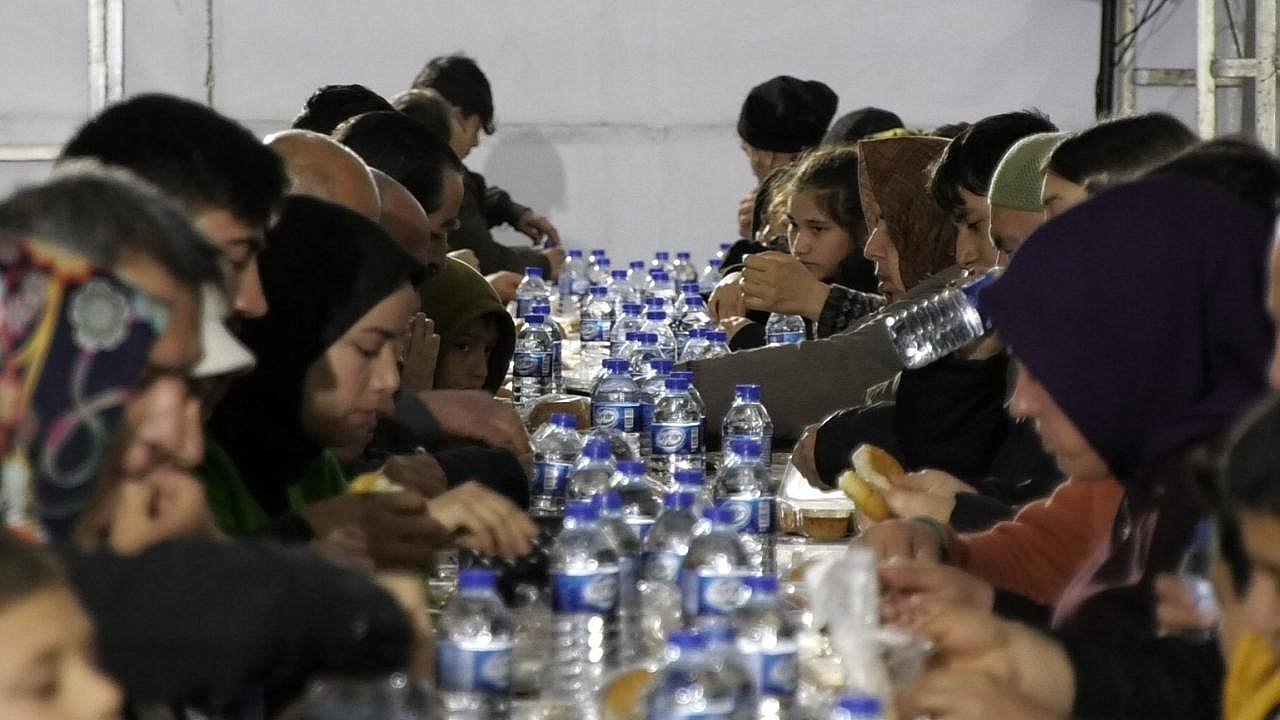 Hasene Vakfı depremin ilk gününden itibaren depremzedelerin yanında
