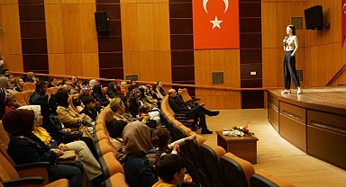 Yazar Kangal: Çocukların Rol Modeli Ebeveynleridir