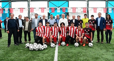 Kahramanmaraş’ta Yeni Halı Saha Gençlerin Hizmetine Sunuldu