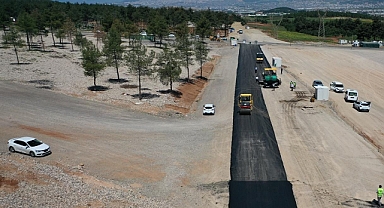 Şehir Mezarlığının Yolu Asfaltlanıyor