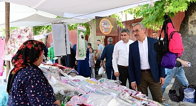 Başkan Güngör, Esnafın Yanında