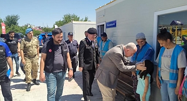 Vali Çoşkun'dan Güvenlik Güçlerine Ve Konteyner Kenteki Vatandaşa Ziyaret