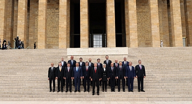 Yeni Kabine İle Anıtkabir’i Ziyaret Etti
