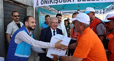 Başkan Mahçiçek’ten saha temizlik personellerine teşekkür ziyareti