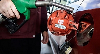 Benzine büyük zam