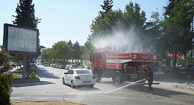 Büyükşehir’den Tozlanmaya Karşı Sulama Desteği