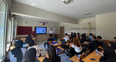 İstiklal Üniversitesi Bölüm Ve Programları Aday Öğrencilere Tanıtıldı