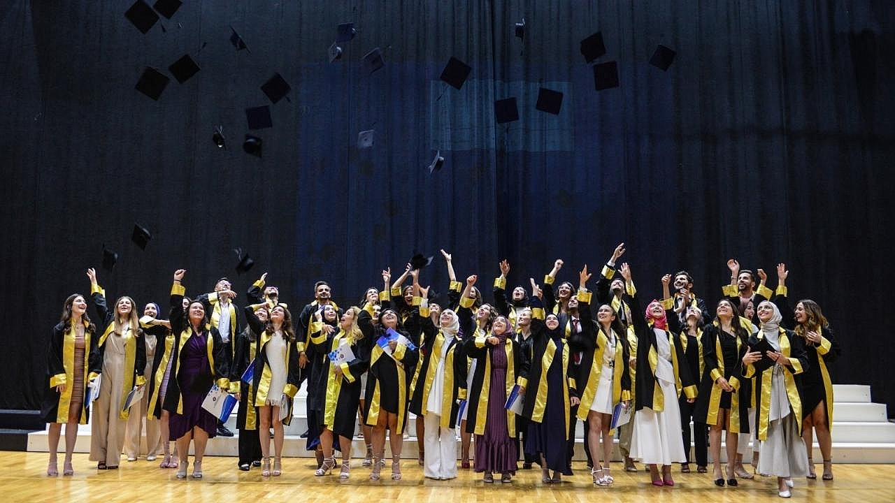KSÜ Diş Hekimliği Fakültesi'nde İlk Mezun’ Heyecanı