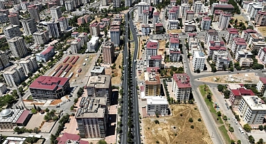 Türkoğlu’nda İstiklal Caddesi tamamen yenilendi