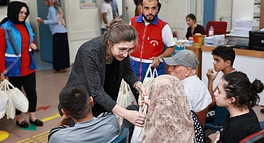 Onikişubat Belediyesi, hasta ve yakınlarına moral oldu