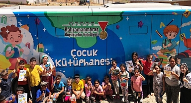 Büyükşehir’in Mobil Kütüphanesi Minik Misafirlerini Ağırladı