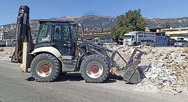 Büyükşehir İnşaat Atıkları Mesaisinde