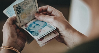 Emeklilere çifte maaş