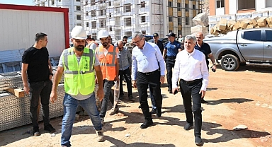 Güngör ve Ünlüer, İlçe Ziyaretlerini Sürdürüyor