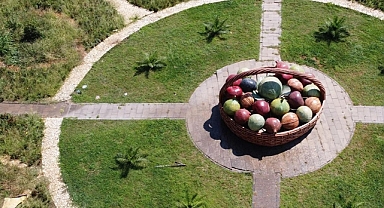 Hal Kavşağına Renkli Süsleme