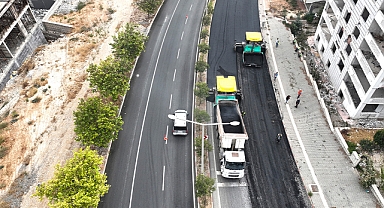 Adil Erdem Bayazıt Caddesi’nde Asfalt Serimi Sürüyor