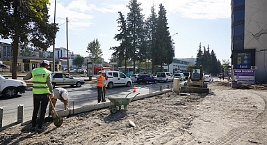 Azerbaycan Bulvarı’nda Yenileme Çalışmaları Sürüyor