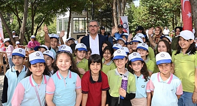 Başkan Güngör, Öğrencilerin Sevinçlerine Ortak Oldu