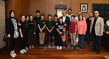 Başkan Güngör, Robot Yarışması’nda Dereceye Giren Öğrencileri Ağırladı