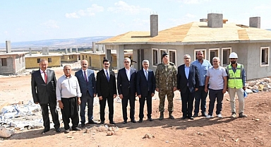 Başkan Güngör ve Vali Ünlüer, Ziyaretlerini Pazarcık’ta Sürdürdü