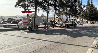 Şehir Merkezinde Asfalt ve Yaya Yolu Yenileniyor