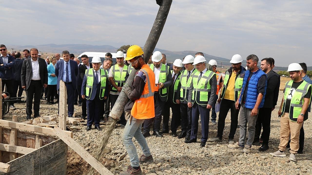 Tekstil İhtisas OSB için temel atma töreni düzenlendi