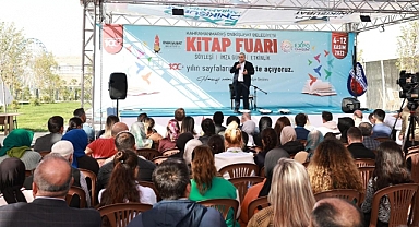 Gazeteci Zafer Şahin’den EXPO 2023 Kitap Fuarı’na tam not