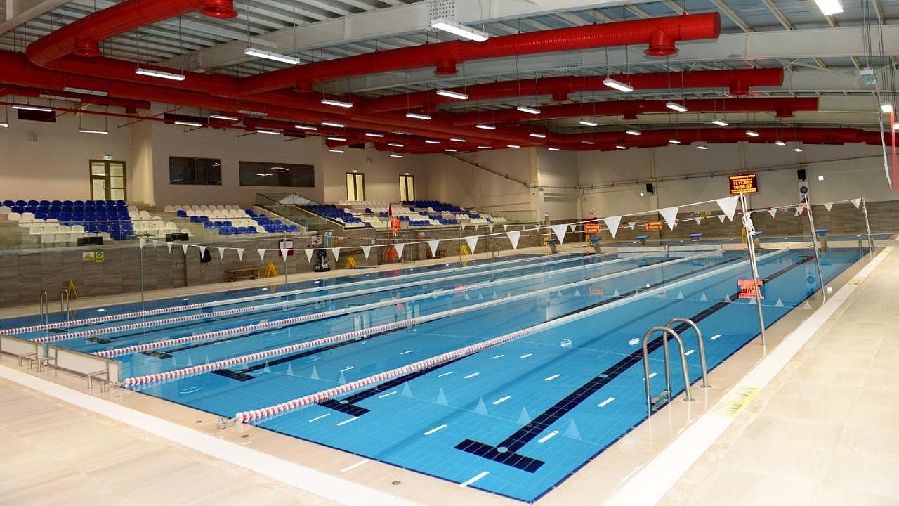 KSÜ’de Depremden Zarar Gören Yarı Olimpik Yüzme Havuzu Tekrar Hizmete Açıldı