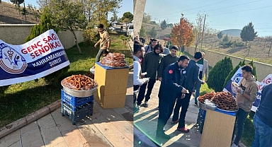 Genç Sağlık Sendikası Kahramanmaraş Şubesi deprem şehitleri için tatlı dağıttı!