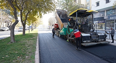 Merkezde Zülkadiroğlu Bulvarı’nın asfaltı yenileniyor