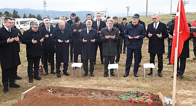 Bakan Yerlikaya’dan Şehit Ailelerine Taziye Ziyareti