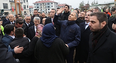  Bakan Yerlikaya, Kahramanmaraş'ta TOKİ Konutları’nda İncelemelerde Bulundu