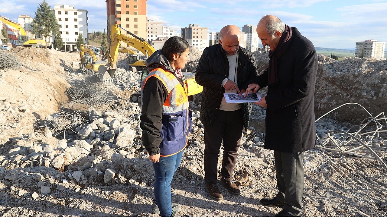 Doğukent'te Yerinde Dönüşümün İlk Kazması Vuruldu