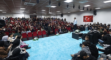 Hayati İnanç'a Dulkadiroğlu Gençlik Merkezi'nde Yoğun İlgi