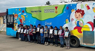 Mobil Çocuk Kütüphanesi Miniklerin Yüzünü Güldürdü