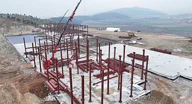 Türkoğlu’nun Yeni Acil Durum Hastanesi Yükseliyor