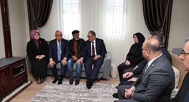 Bakan Özhaseki ve Başkan Güngör, Şehit Ailesini Yeni Konutlarında Ziyaret Etti