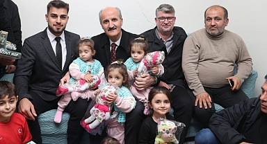 Başkan Okay, Depremin Ardından İlçenin Yeniden İnşası ve İhyası İçin Söz Verdi