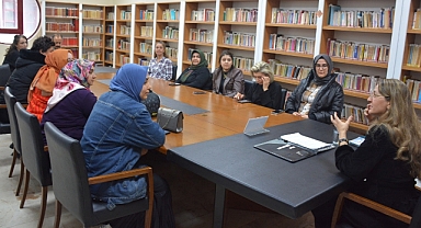 Şair İnci Okumuş, Şiirin Hayatımızdaki Yerini Anlattı