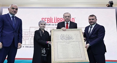 103 yıl önceki ilk nüsha hediye edildi