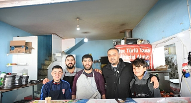 Başkan Adayı Toptaş, Köy Garajı’nda Esnaf ve Vatandaşlarla Bir Araya Geldi