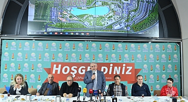 Başkan Mahçiçek 10 yıllık hizmetleri anlattı, basın mensuplarıyla vedalaştı