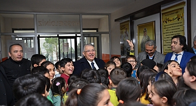 Başkan Mahçiçek, öğrencilerin sınav heyecanına ortak oldu