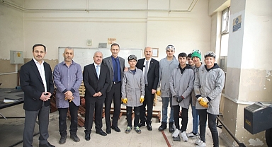 Dulkadiroğlu’nun Banklarını Meslek Liseliler İmal Ediyor