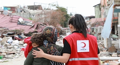 Kızılay’dan yetim çocuklara düzenli destek