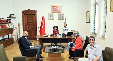 Başkan Hanifi Toptaş, görevi küçük Azra’ya devretti