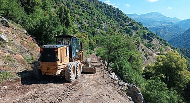 Büyükşehir, Andırın Kırsalında 21 Mahallenin Yolunu İyileştiriyor
