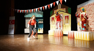 Kahramanmaraş'ta Çocuklar Tiyatroyla Eğlendi ve Öğrendi